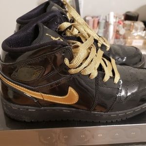 Air Jordan 1 Girls Black/Metallic Gold SZ 4.5